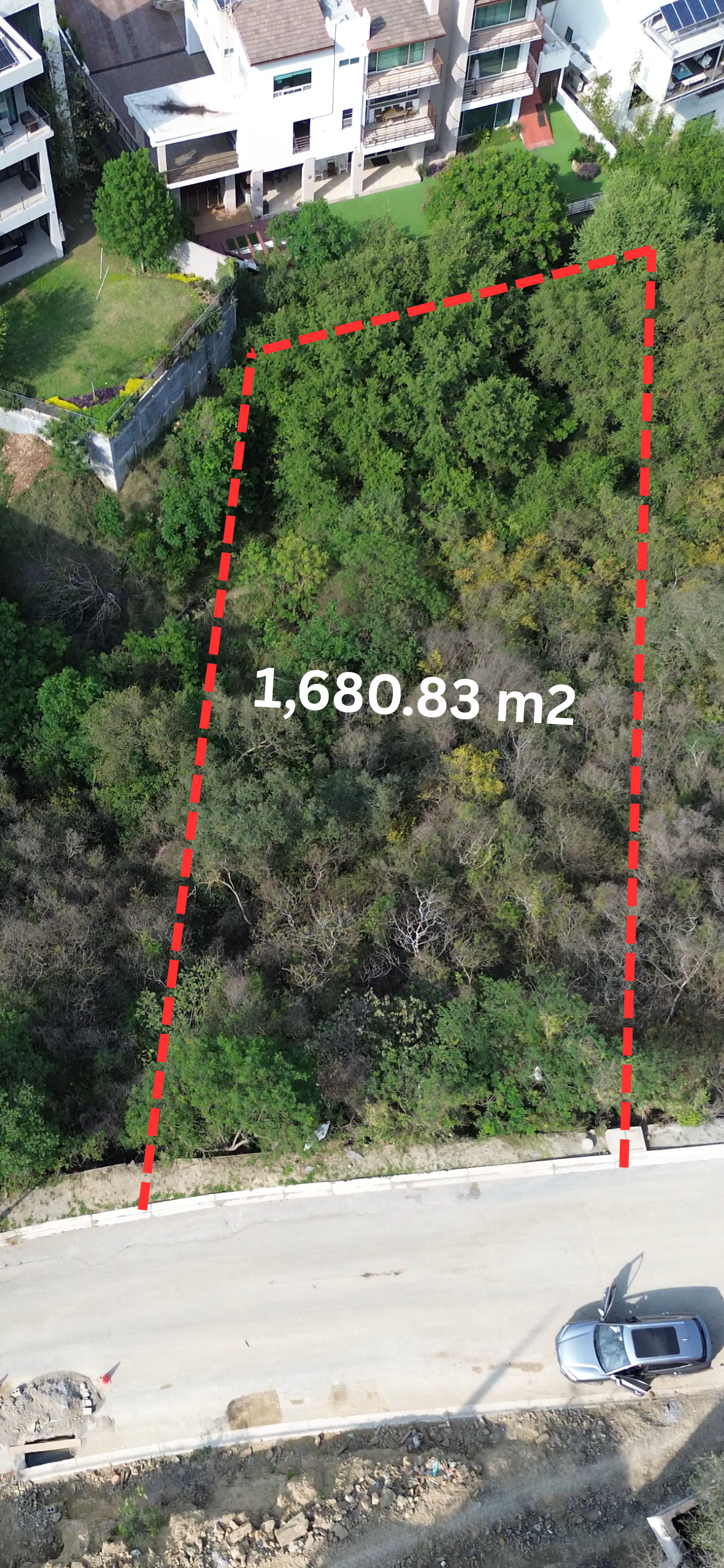 Terreno en Privada Renacimiento · 1,680.83 m² con vista a las montañas