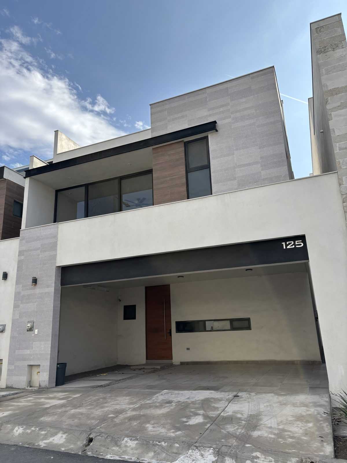 HERMOSA CASA EN RENTA PRIVADA PENÍNSULA