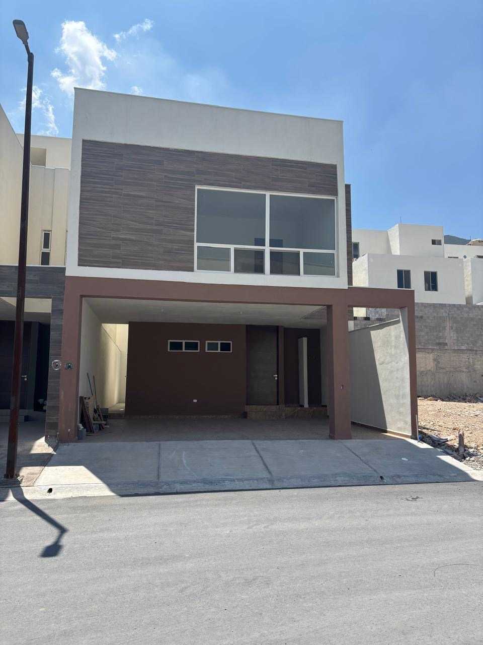 CASA EN VENTA EN LA JOYA DE LA MONTAÑA